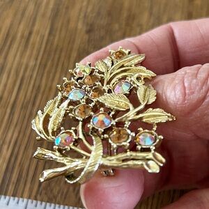 Beautiful Vintage Rhinestone Brooch